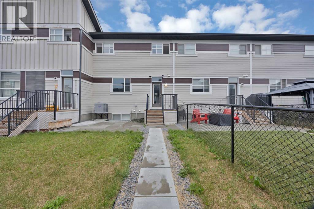 109 Skyview Parade NE - 33