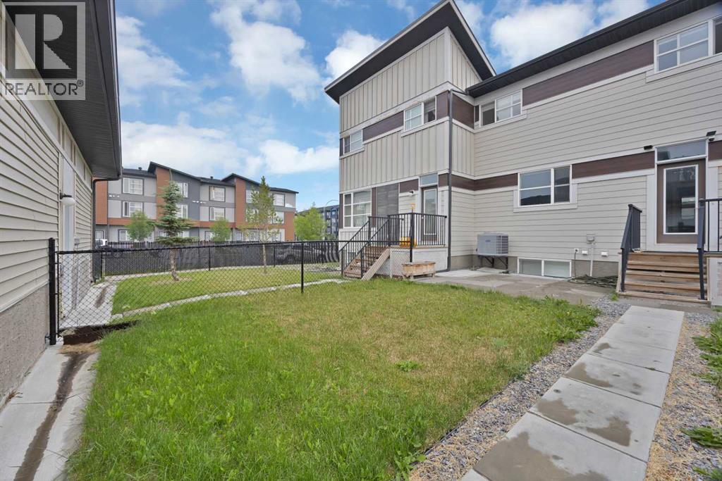 109 Skyview Parade NE - 34