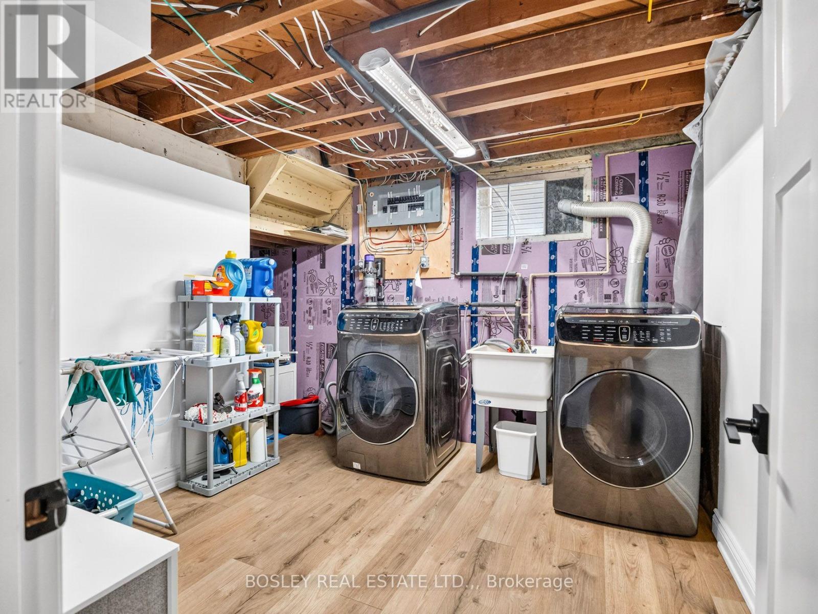 42 LINDEL CRESCENT - 24