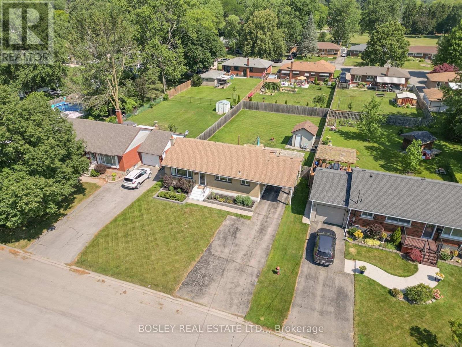 42 LINDEL CRESCENT - 31