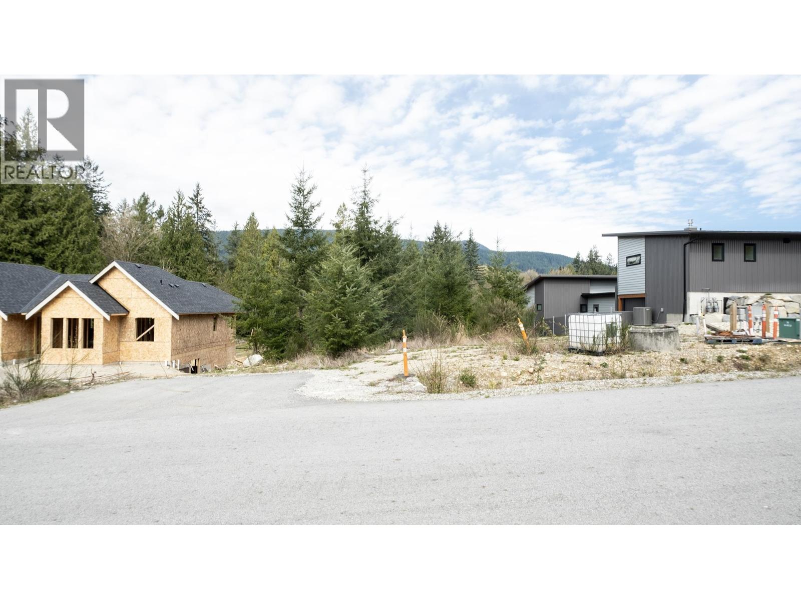 1221 CASTLE ROAD, Gibsons — photo 3