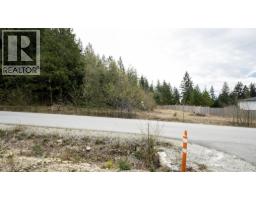 1221 Castle Road, Gibsons, BC V0N1V5 Photo 6