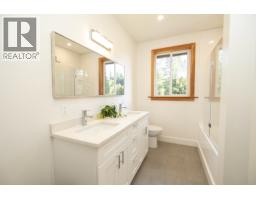 1246 Reed Road, Gibsons, BC V0N1V7 Photo 23