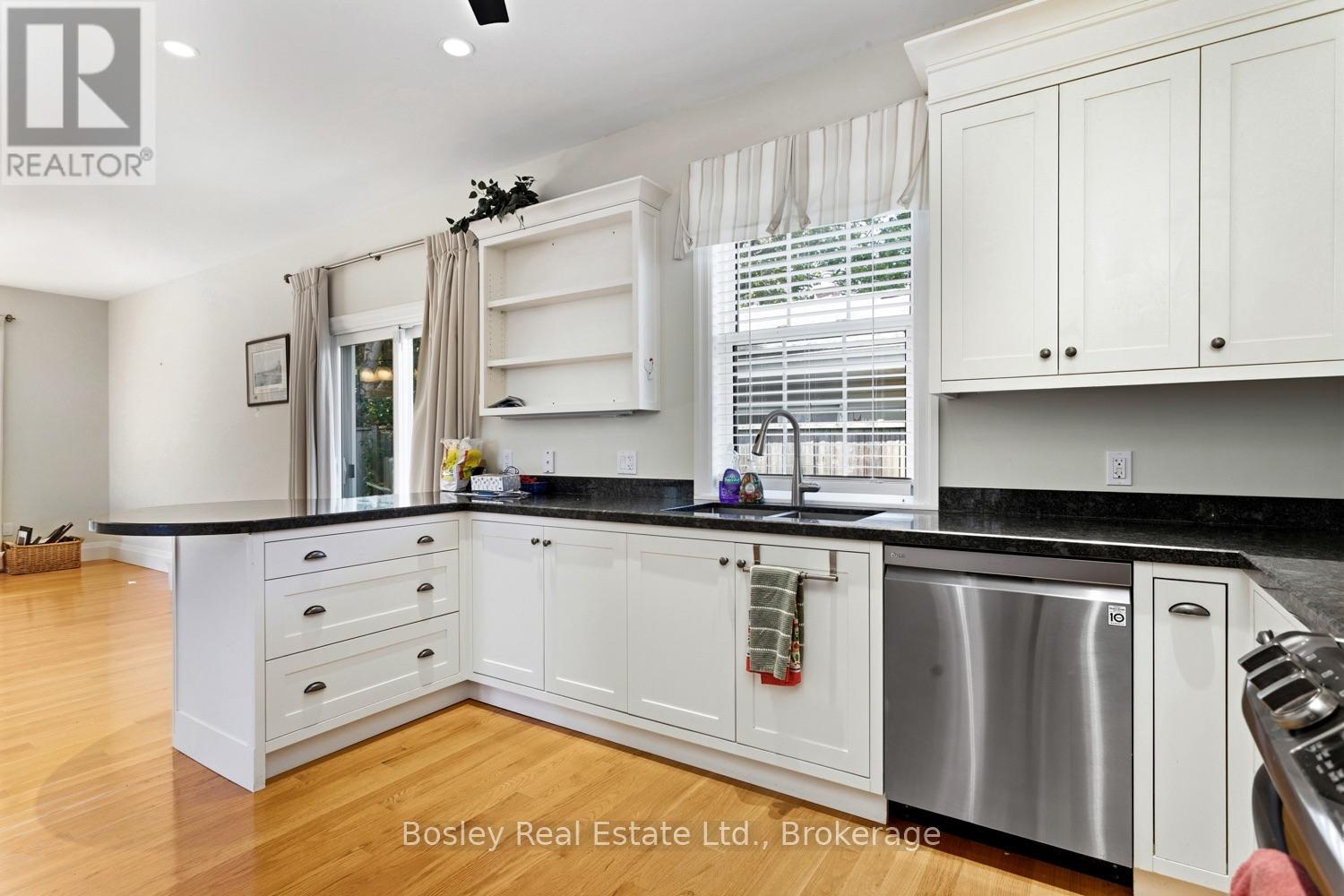 49 SHERBOURNE STREET - 17