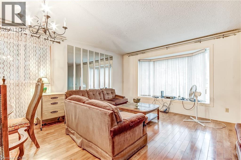 965 ST GEORGE Street - 5