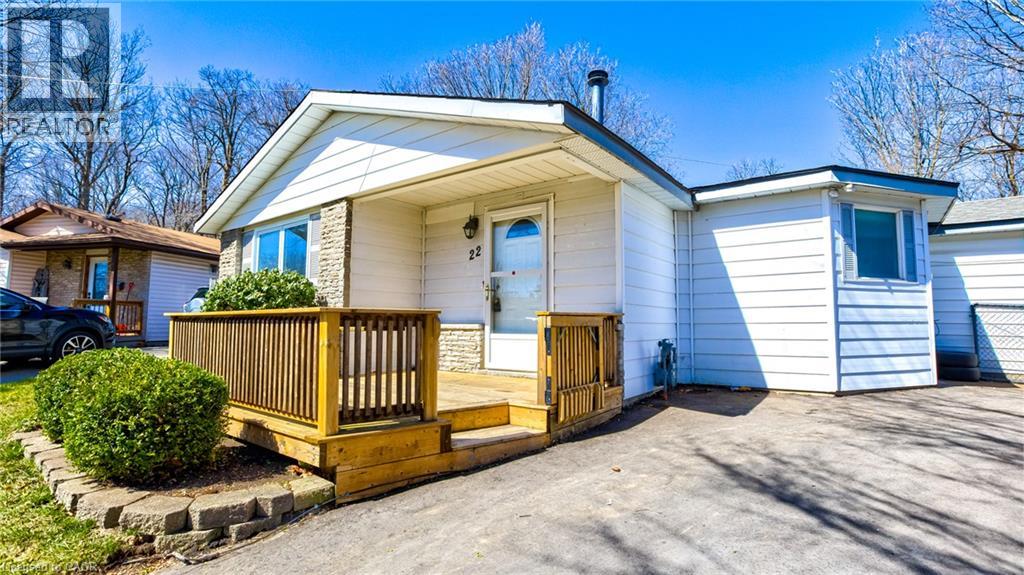 22 BLACKHORNE Crescent — photo 2