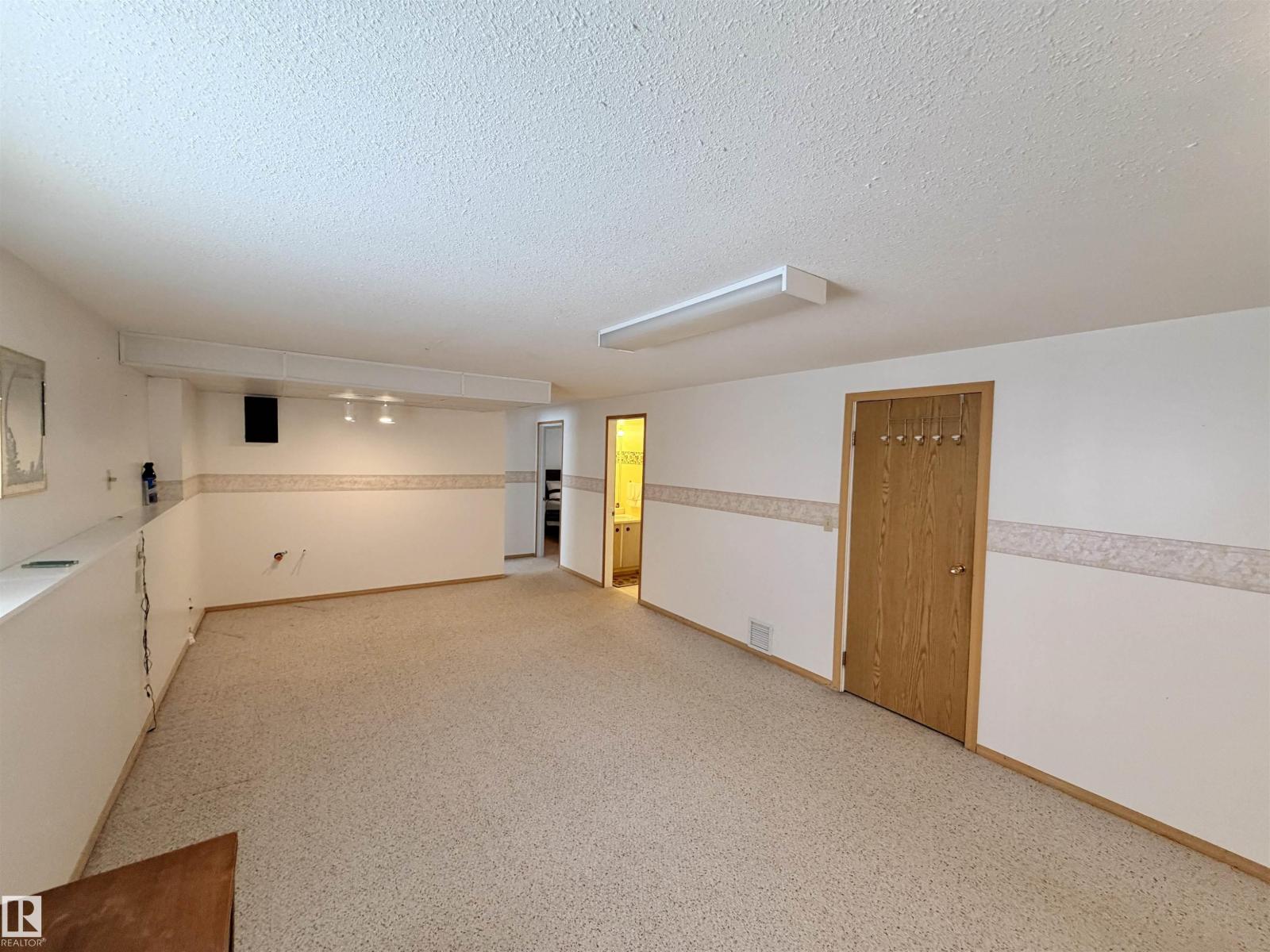 4838 46 AV - Image 22