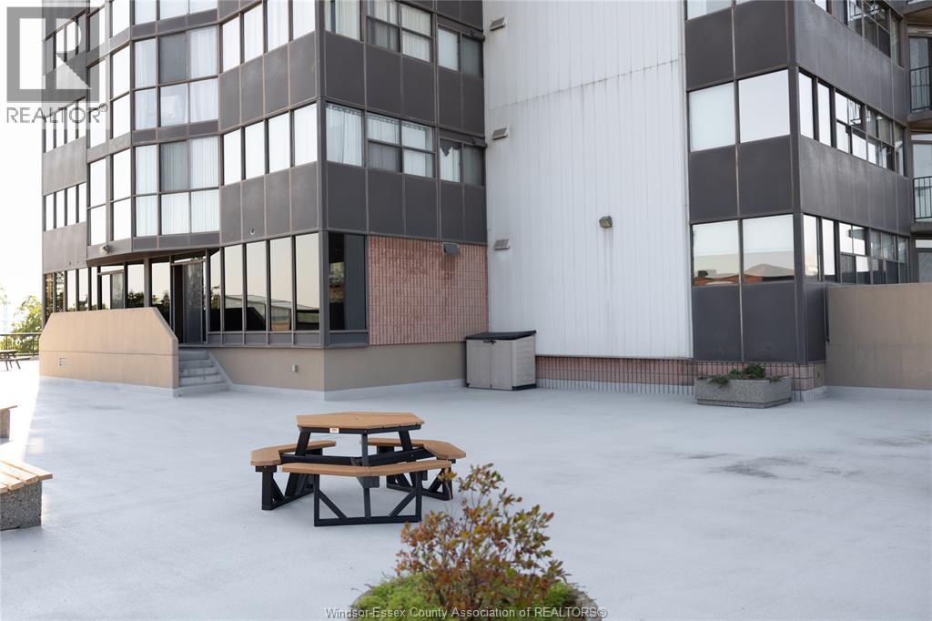 #1303 515 RIVERSIDE DRIVE - 35