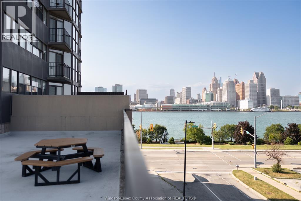 #1303 515 RIVERSIDE DRIVE - 15