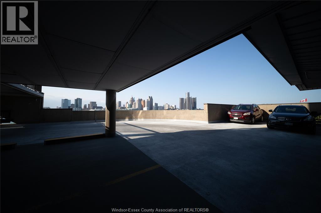 #1303 515 RIVERSIDE DRIVE - 34