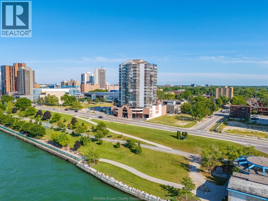 #1303 515 RIVERSIDE DRIVE - Image 4