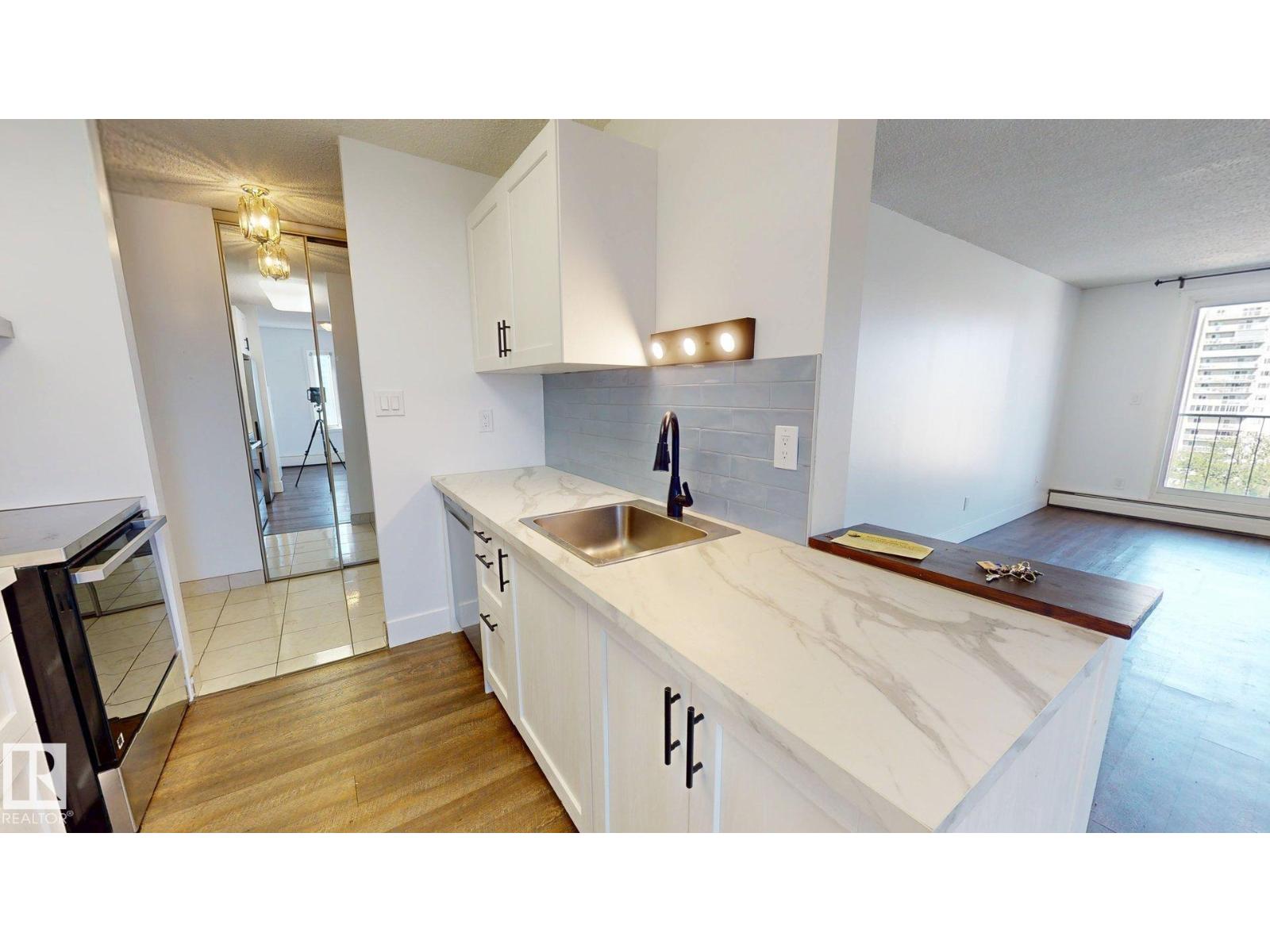 #804 10135 116 ST NW - Image 5