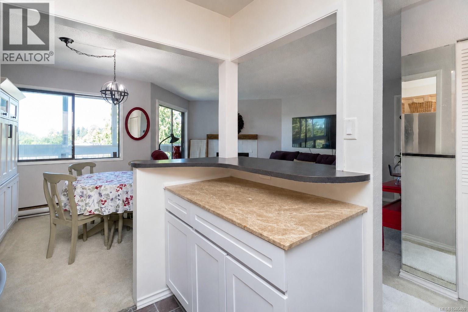 509 69 Gorge Rd W, Saanich