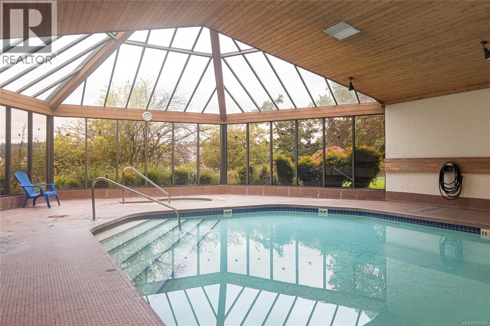 509 69 Gorge Rd W, Saanich