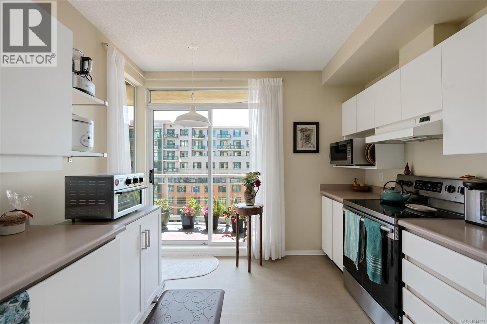 708 1010 View Street, Victoria