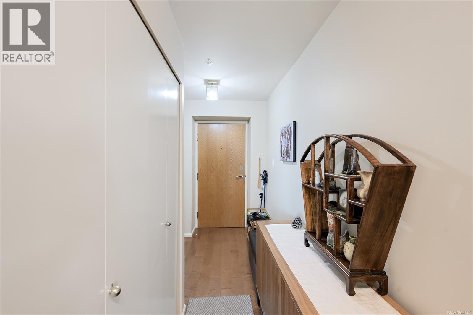 708 1010 View Street, Victoria