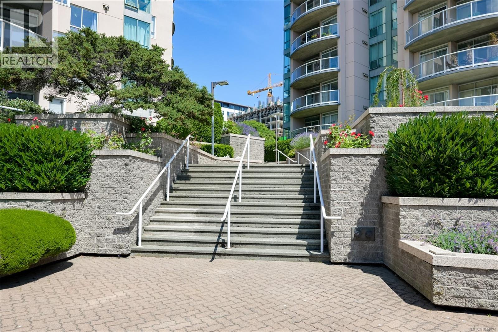 708 1010 View Street, Victoria