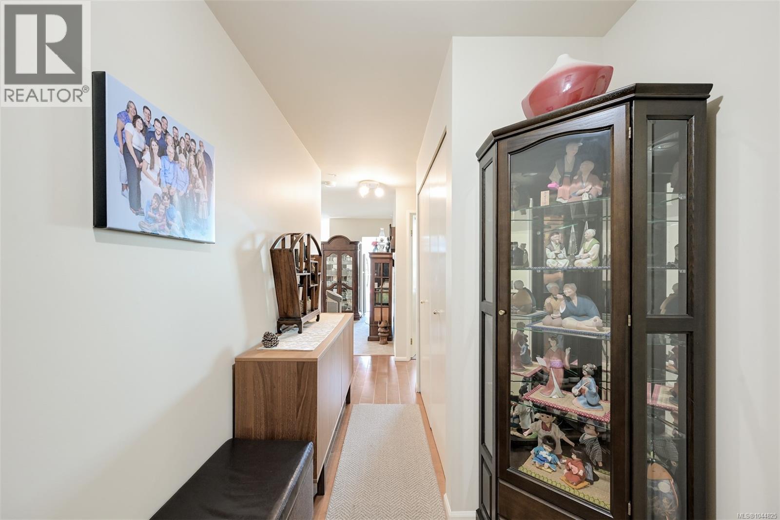 708 1010 View Street, Victoria