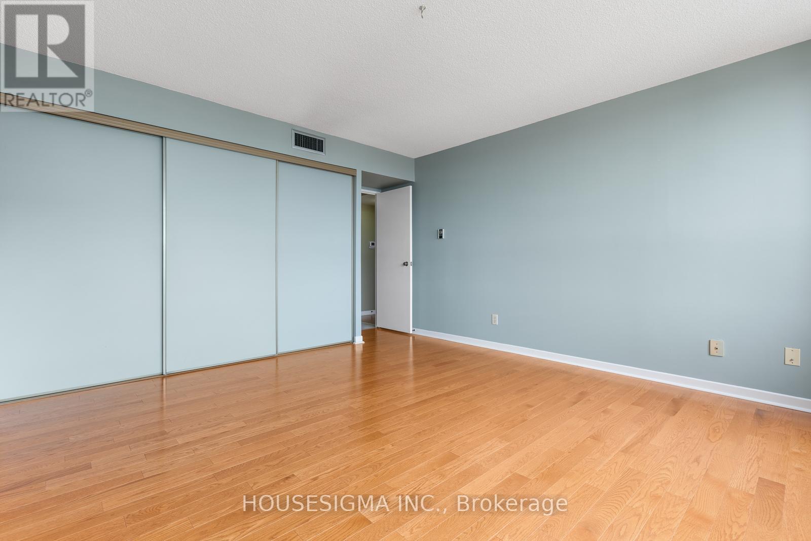 #2010 1300 BLOOR STREET - 23