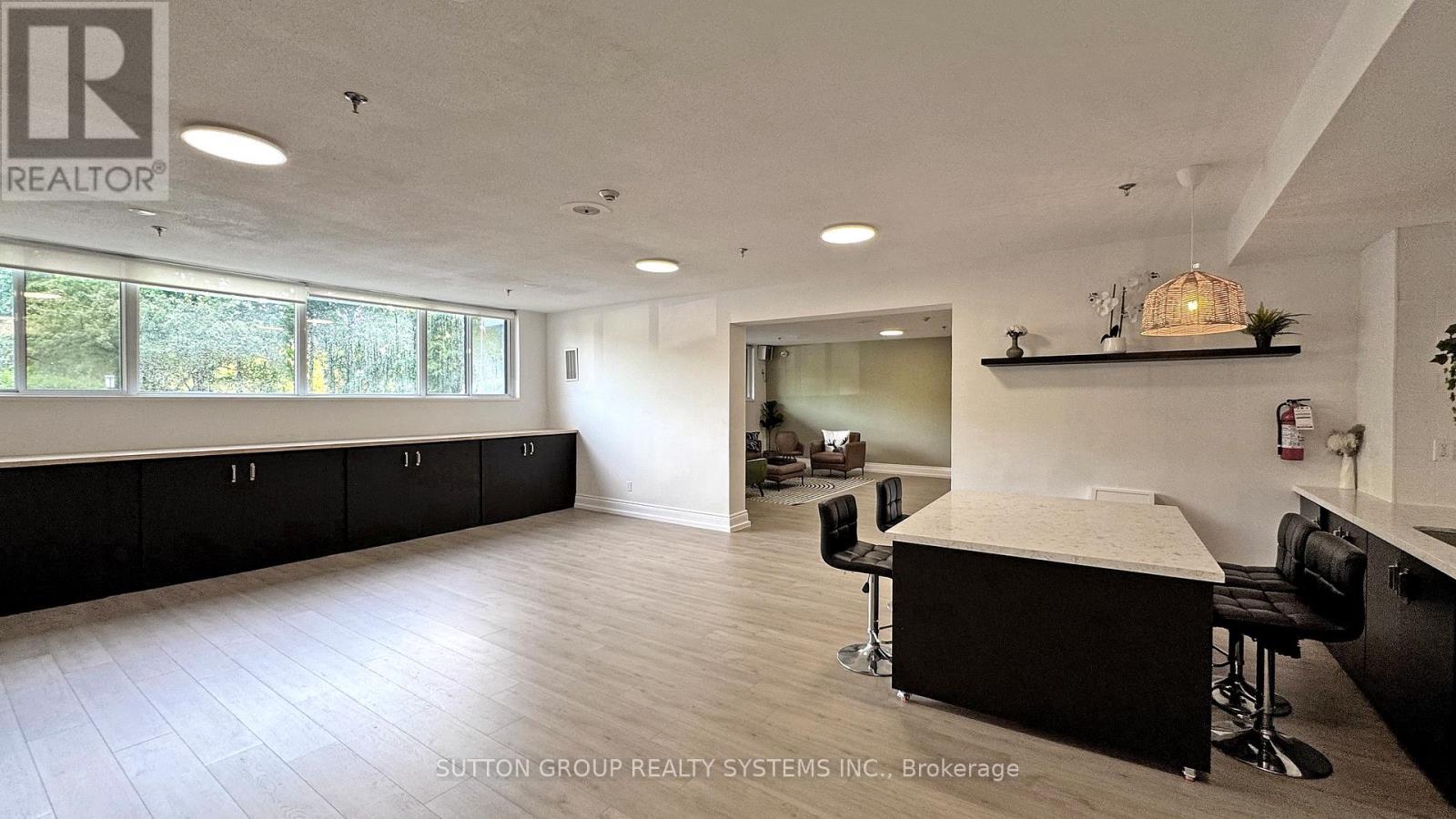 #1811 85 EMMETT AVENUE - 26
