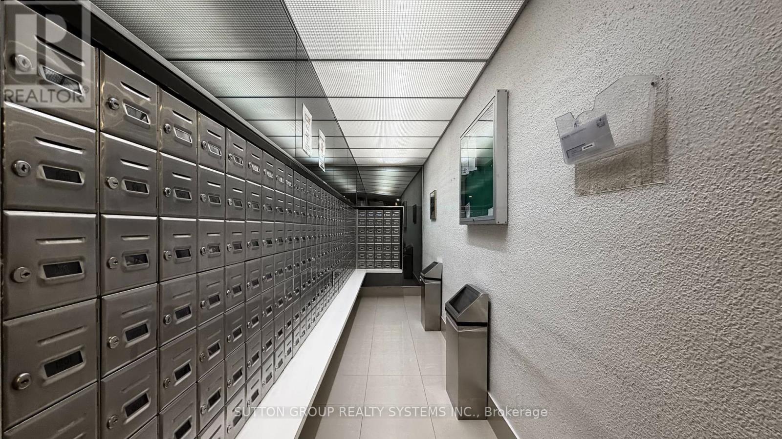 #1811 85 EMMETT AVENUE - 27