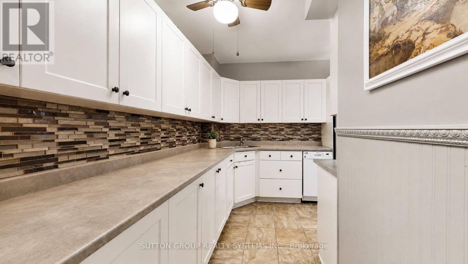 #1811 85 EMMETT AVENUE - 4