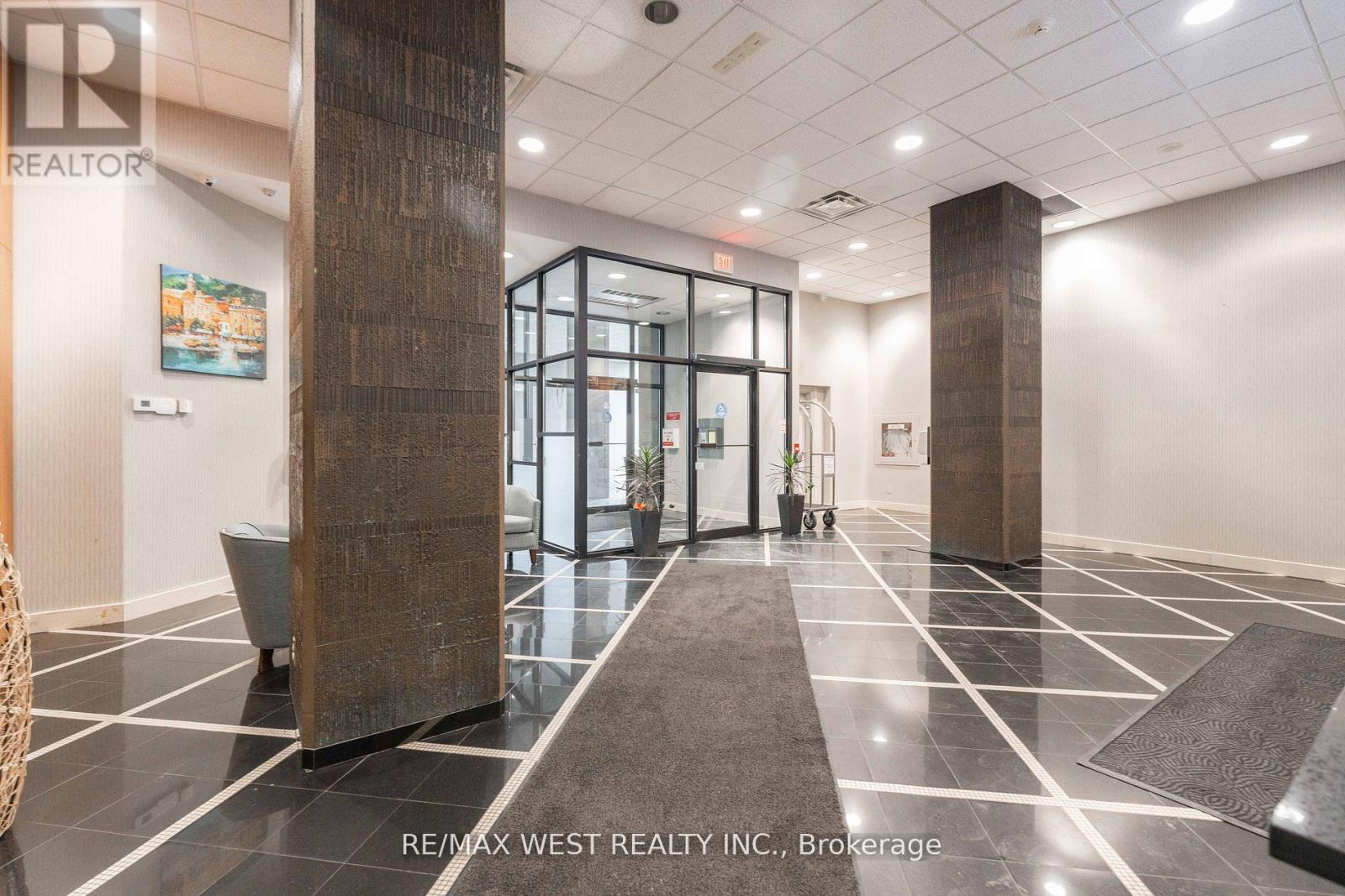 817 - 2737 KEELE STREET, Toronto (Downsview-Roding-CFB) — photo 2