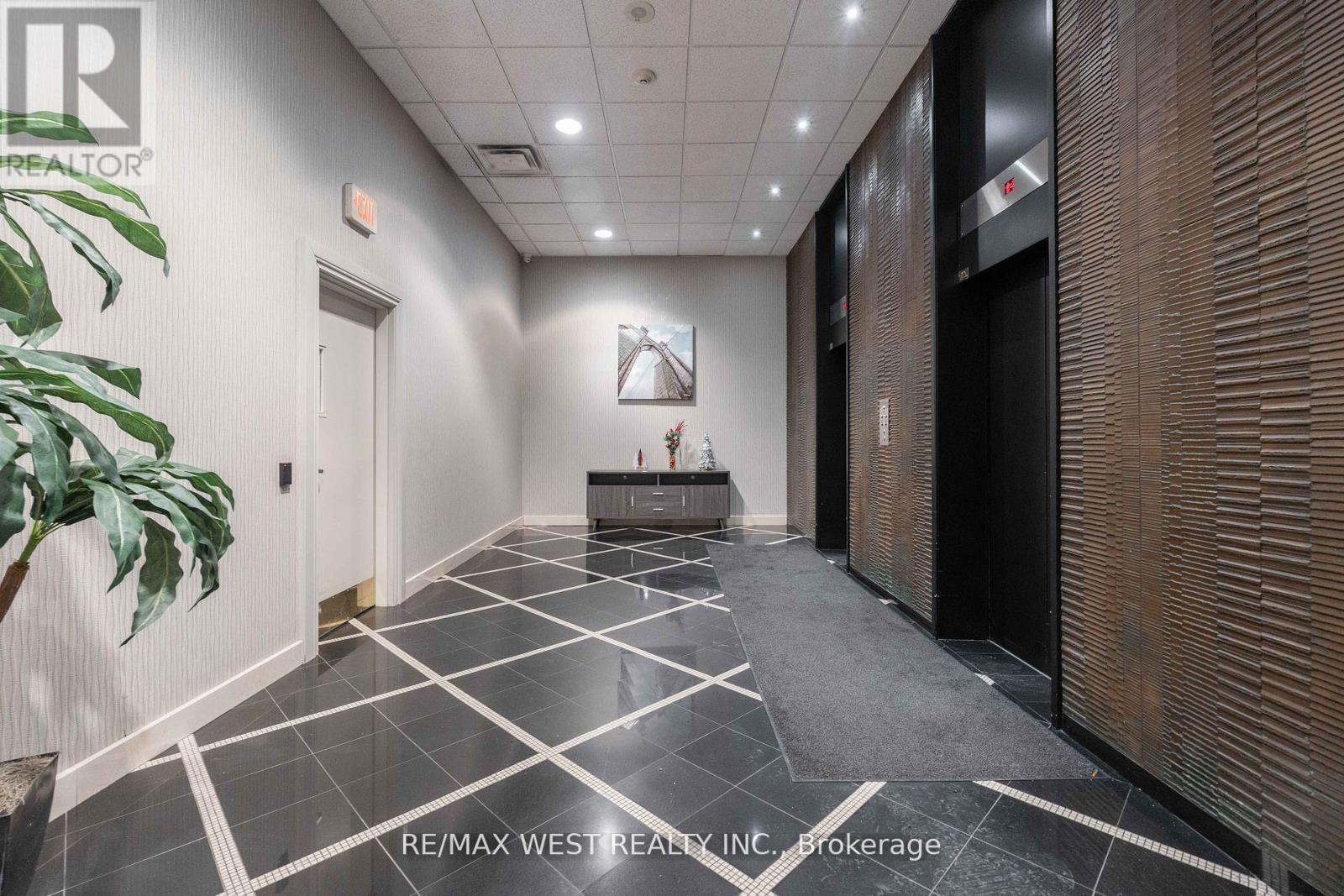 817 - 2737 KEELE STREET, Toronto (Downsview-Roding-CFB) — photo 3