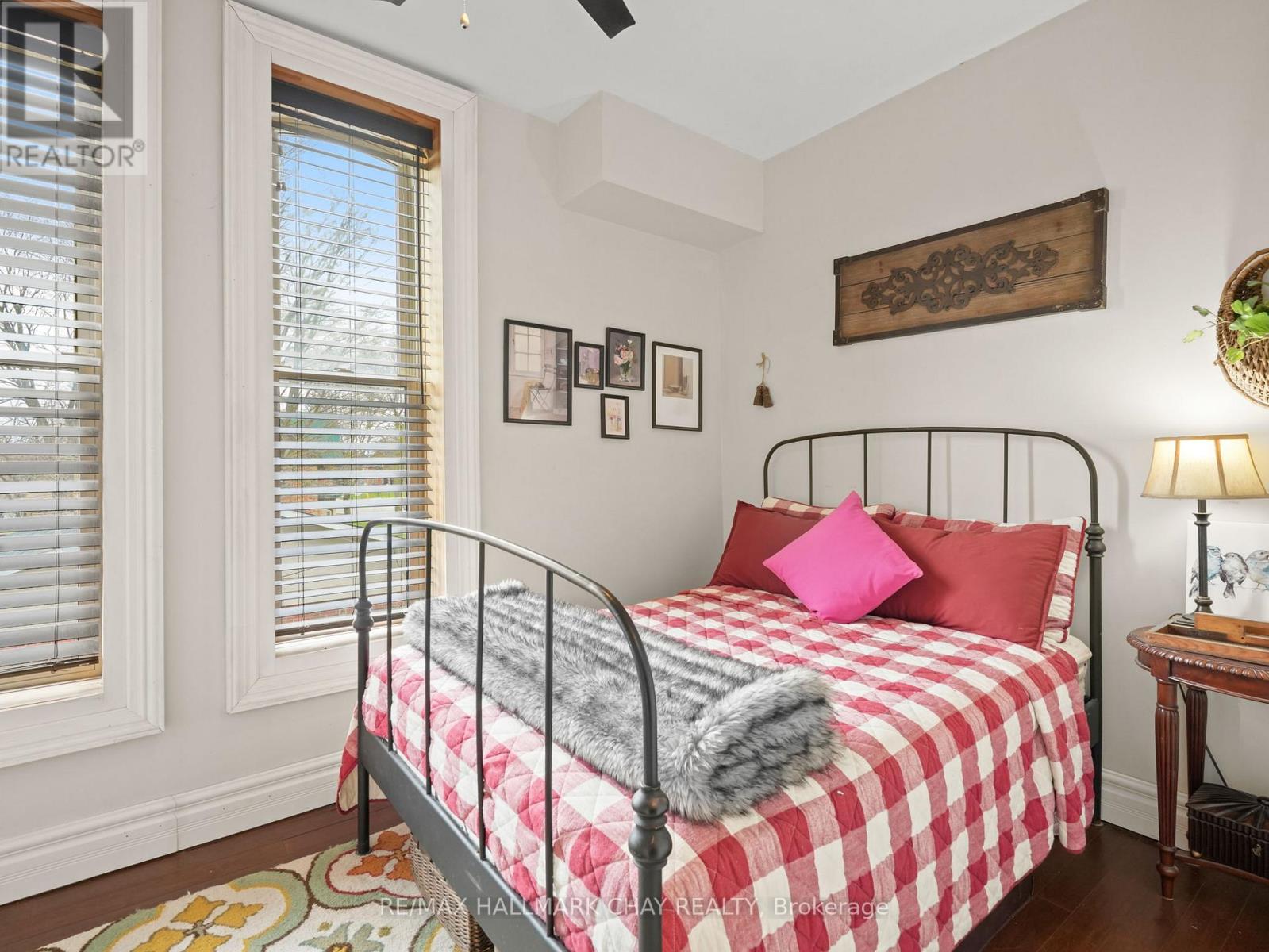 321 OWEN SOUND STREET - 30