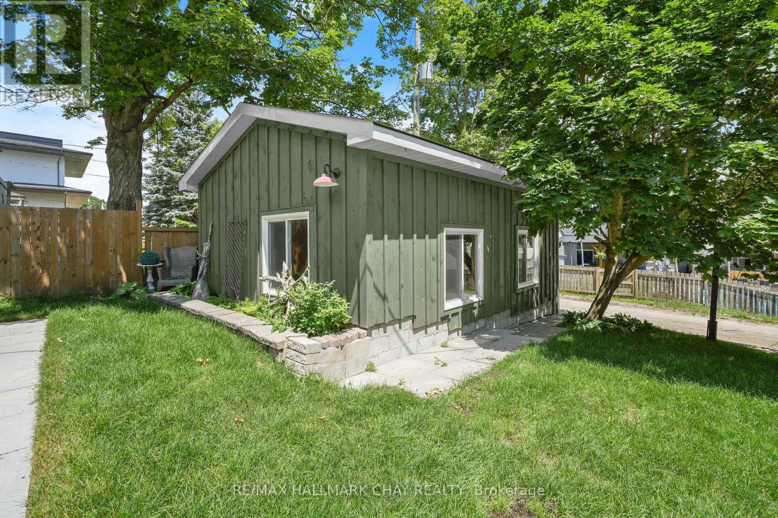321 OWEN SOUND STREET - 38
