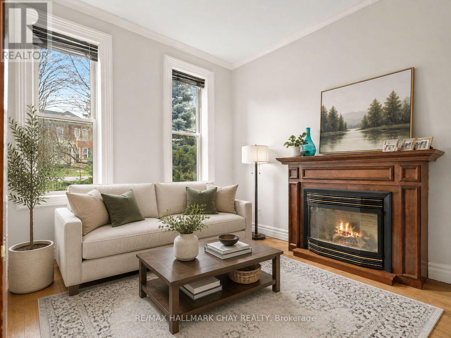 321 OWEN SOUND STREET - 8