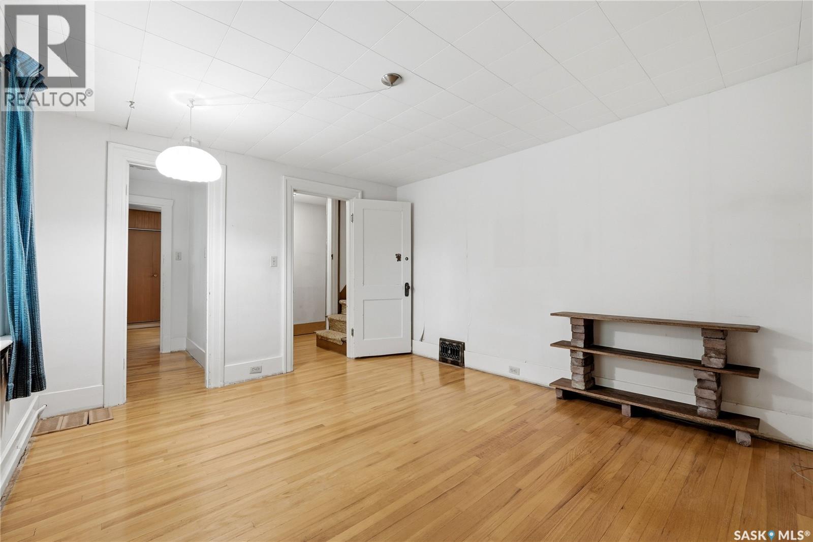 21 Angus CRESCENT - 27