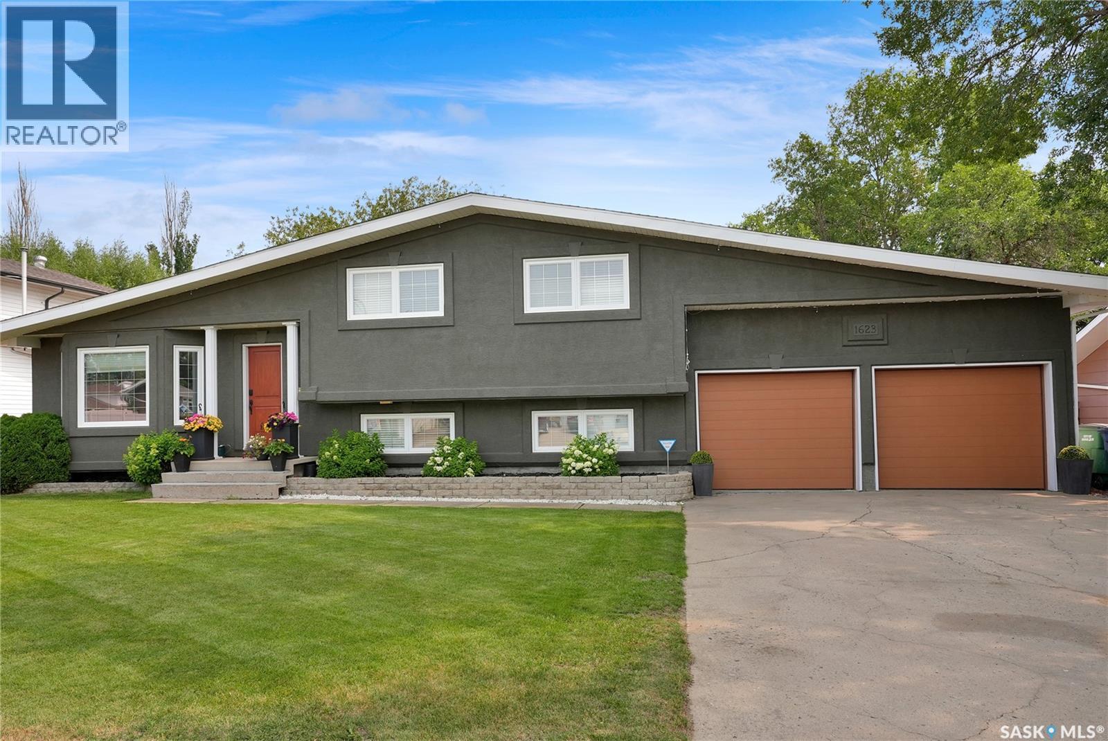 1623 General CRESCENT, Moose Jaw — photo 3