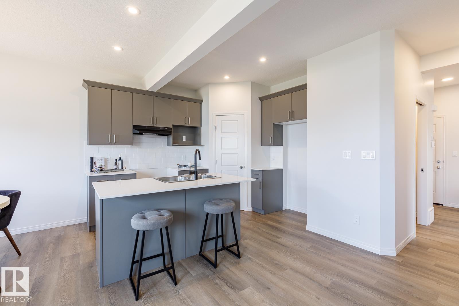 99 SILVERSTONE DR - Image 6