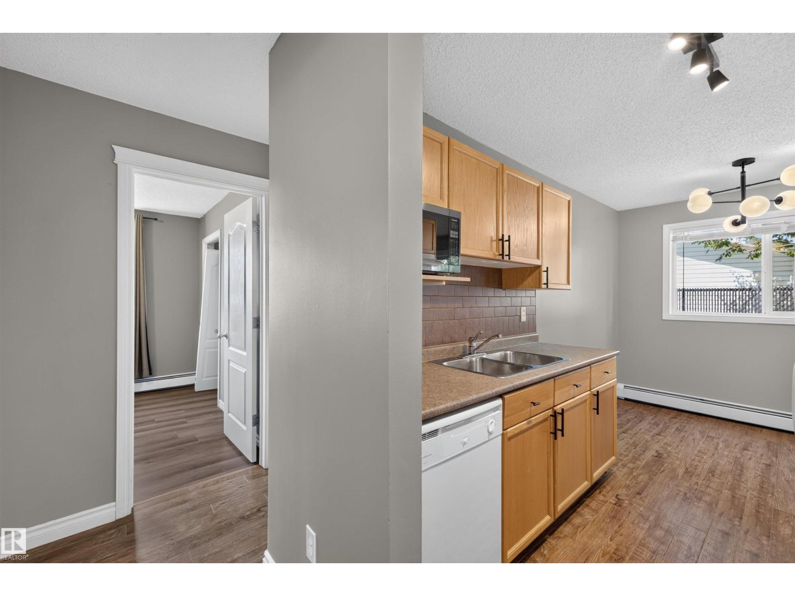 #4 4616 47 ST - Image 11
