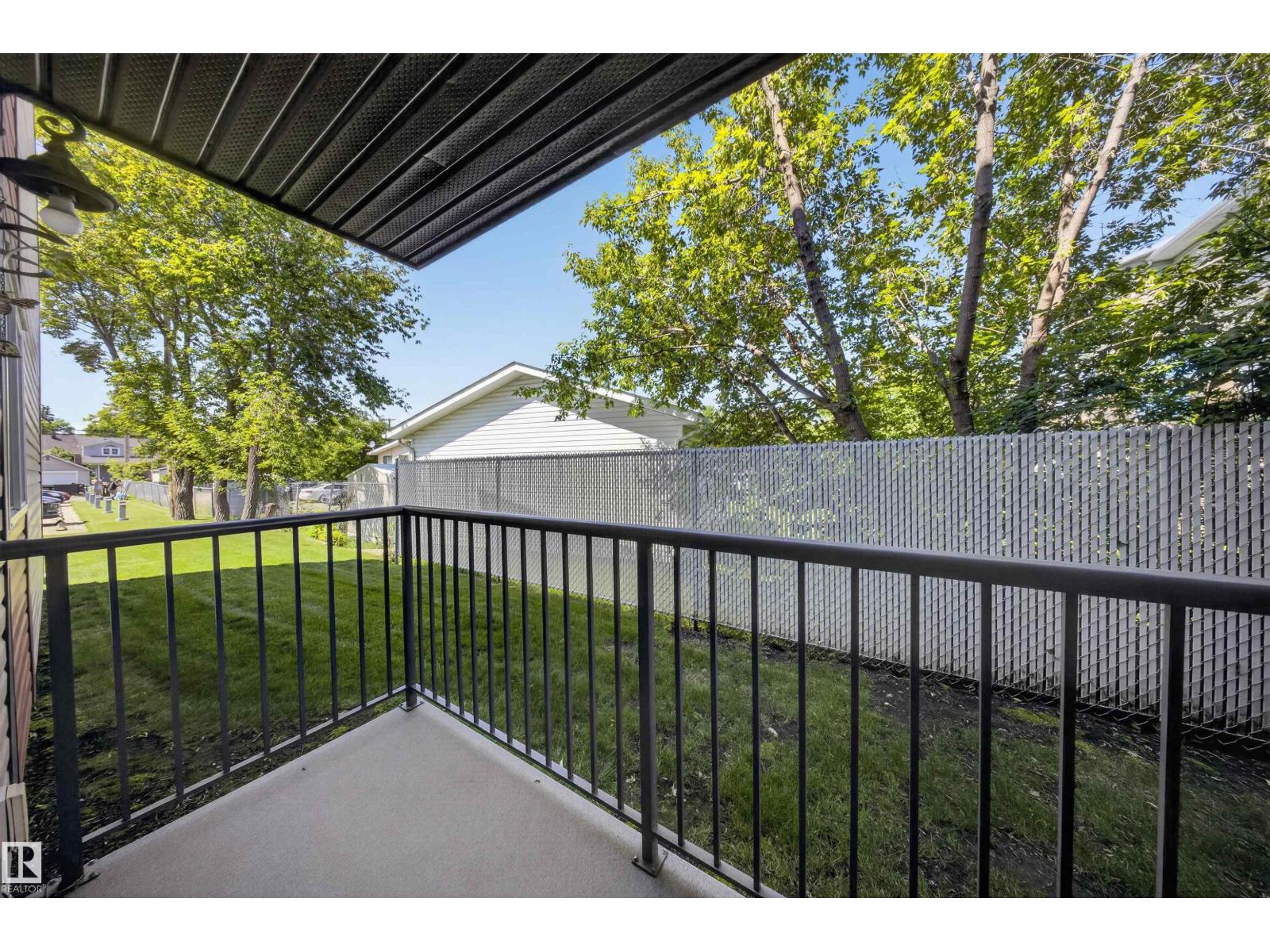 #4 4616 47 ST - 18