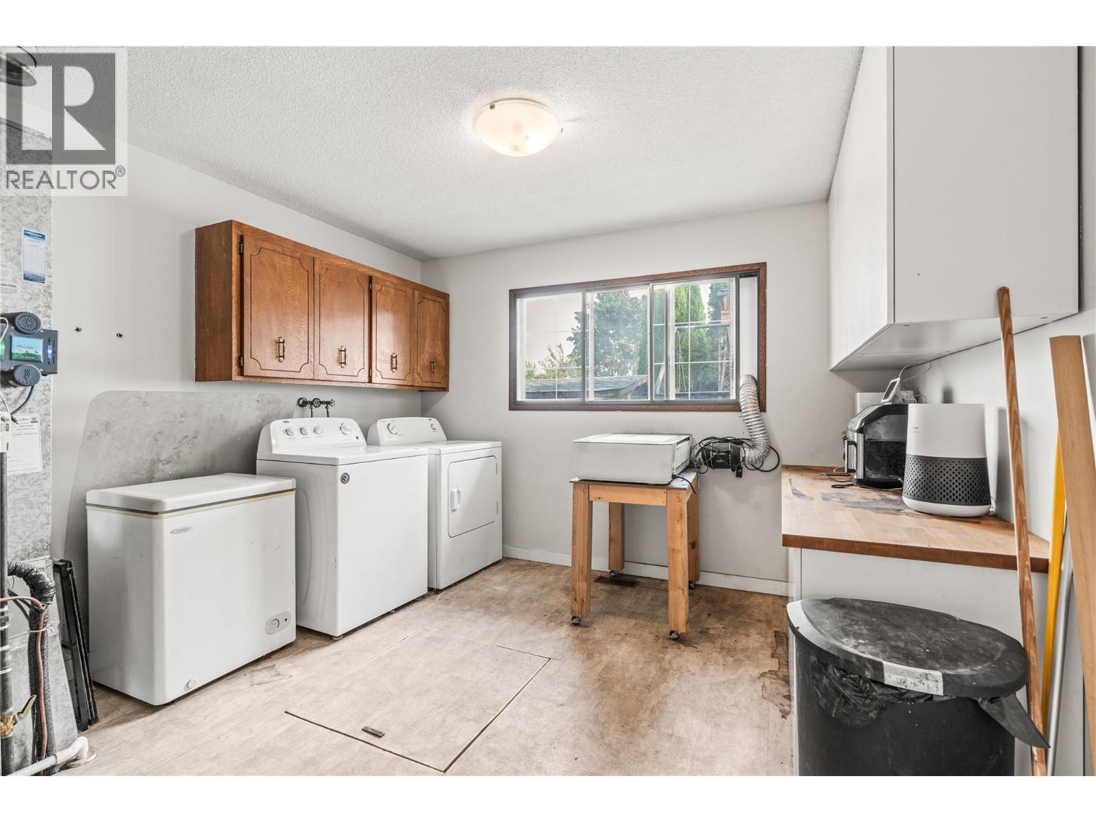 2 Bed, 1 Bath House for Sale in Vernon – 5503 South Vernon Court - Image 31
