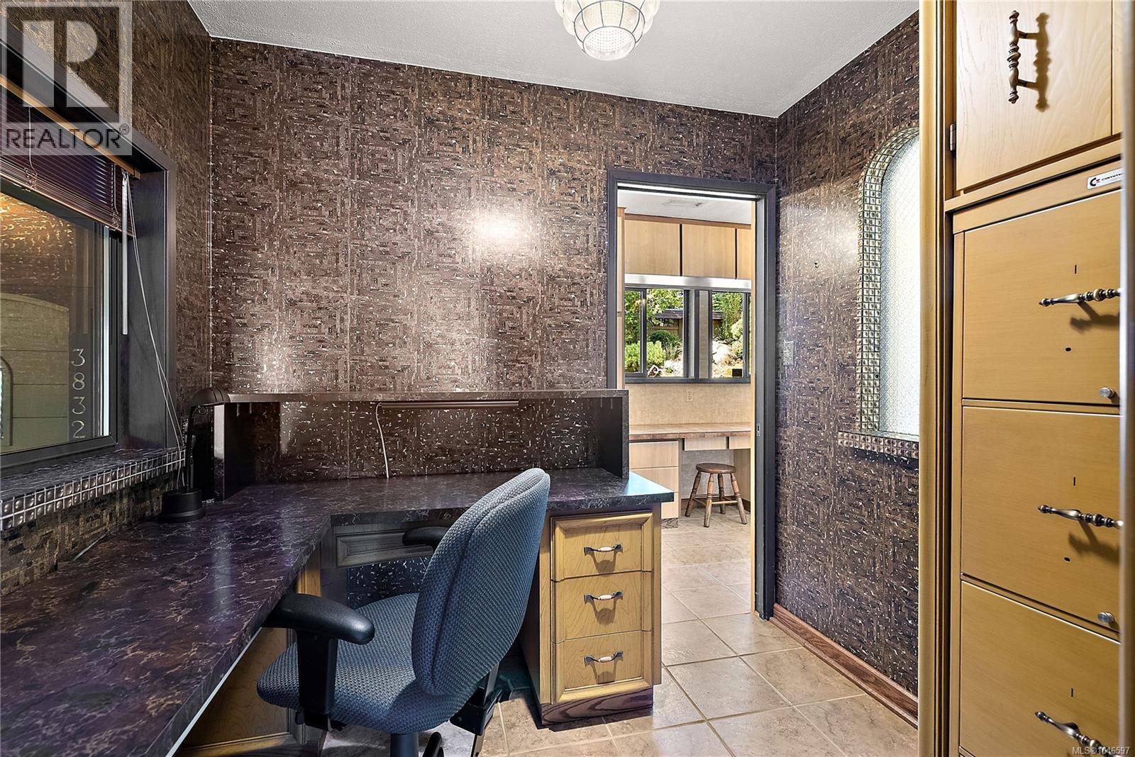 3832 Persimmon Dr - Image 23