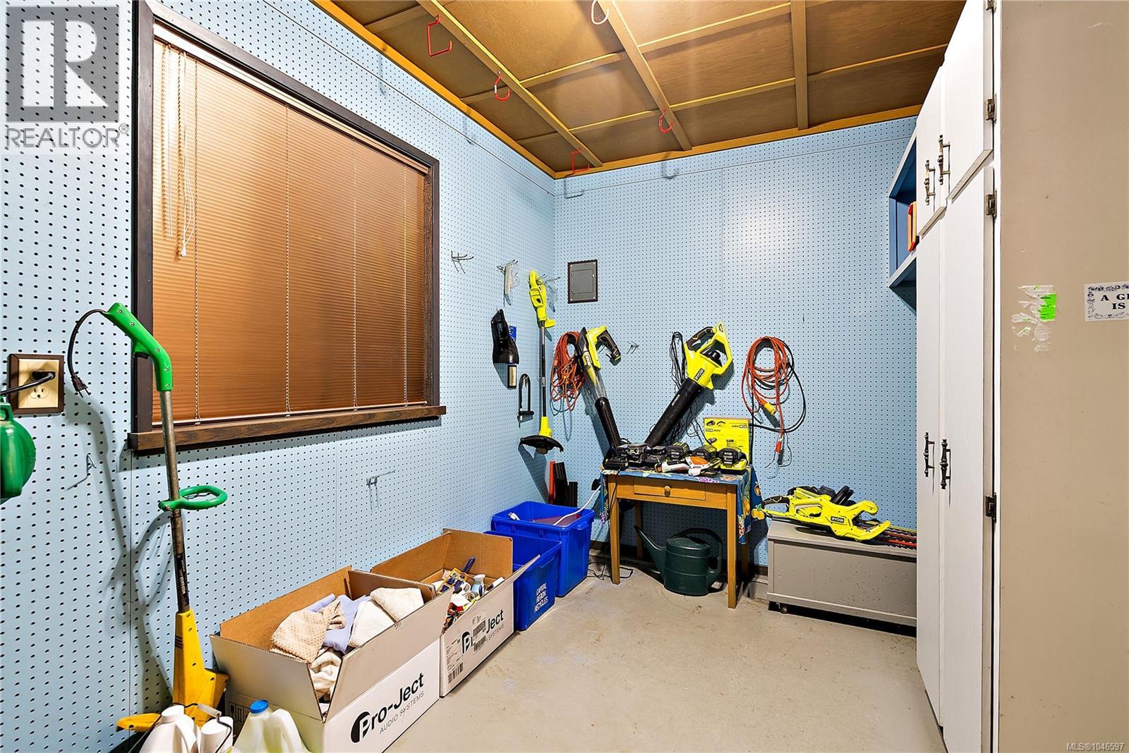 3832 Persimmon Dr - Image 25