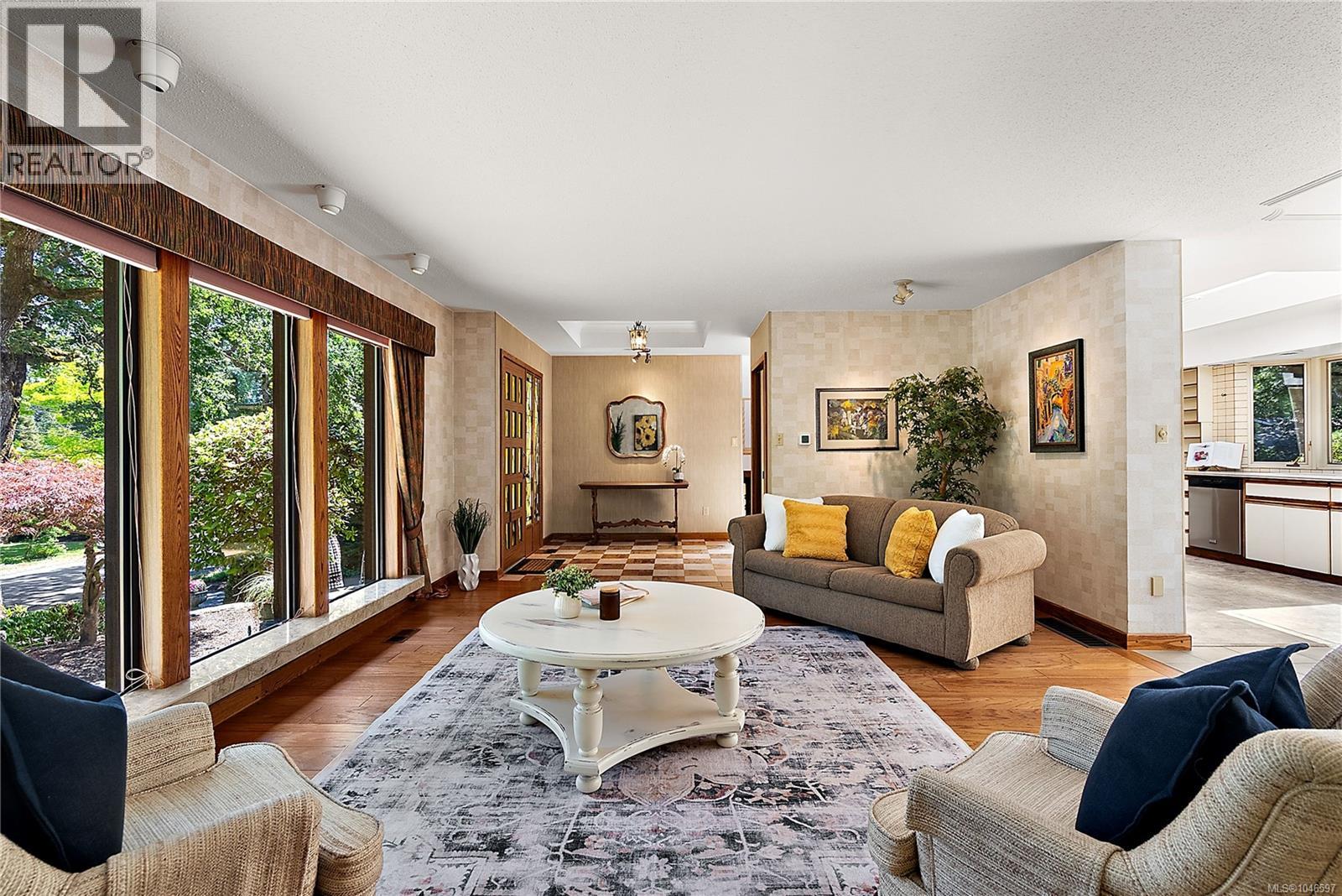 3832 Persimmon Dr - Image 3