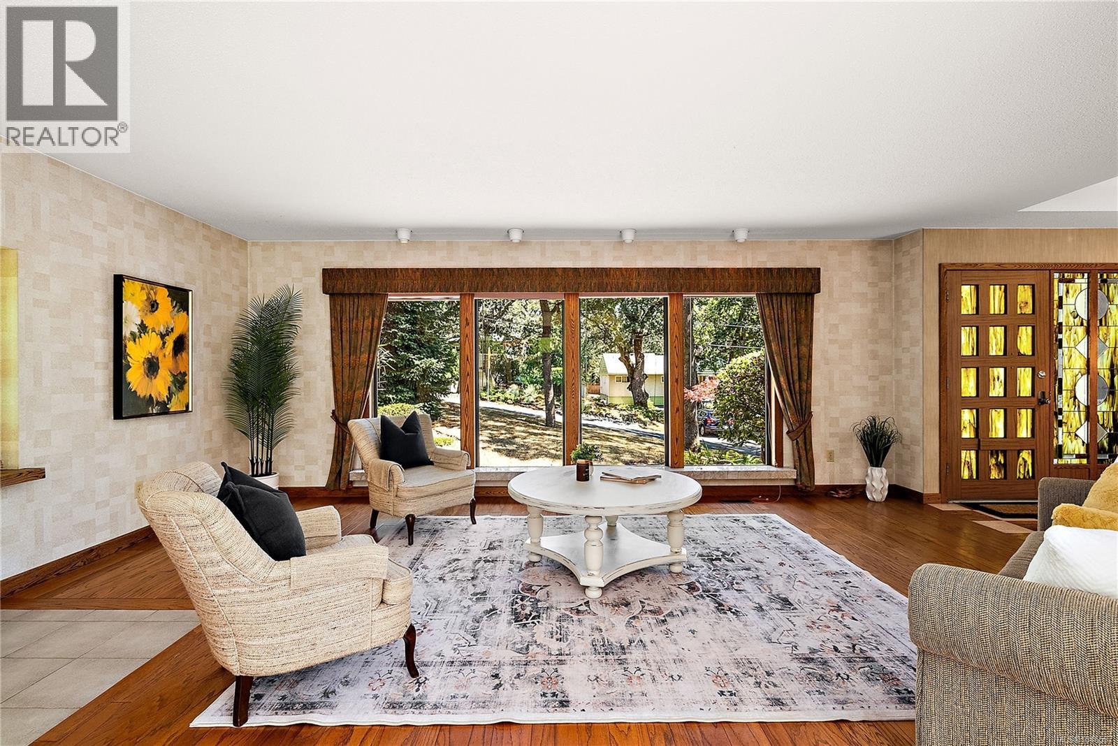 3832 Persimmon Dr - Image 4