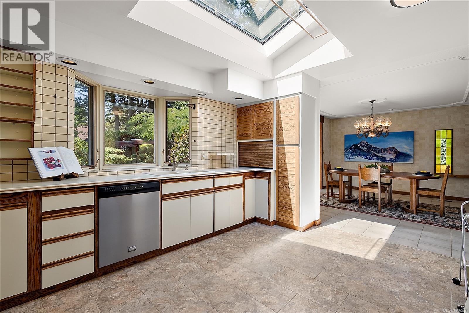 3832 Persimmon Dr - Image 6