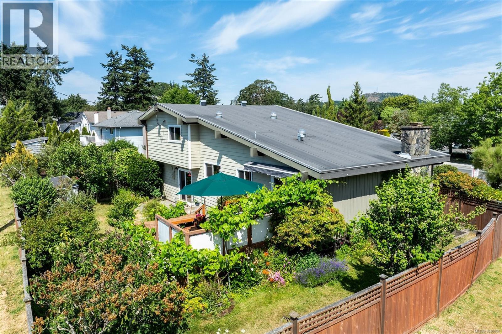 4070 Larchwood Dr - 1