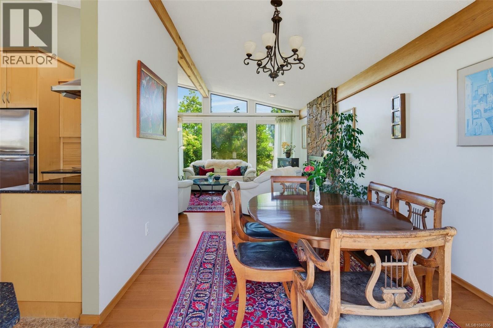 4070 Larchwood Dr - Image 14