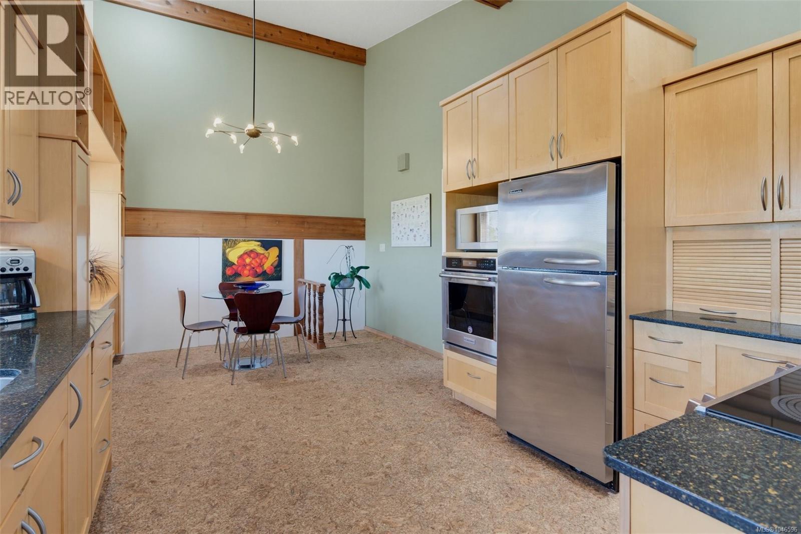 4070 Larchwood Dr - Image 15