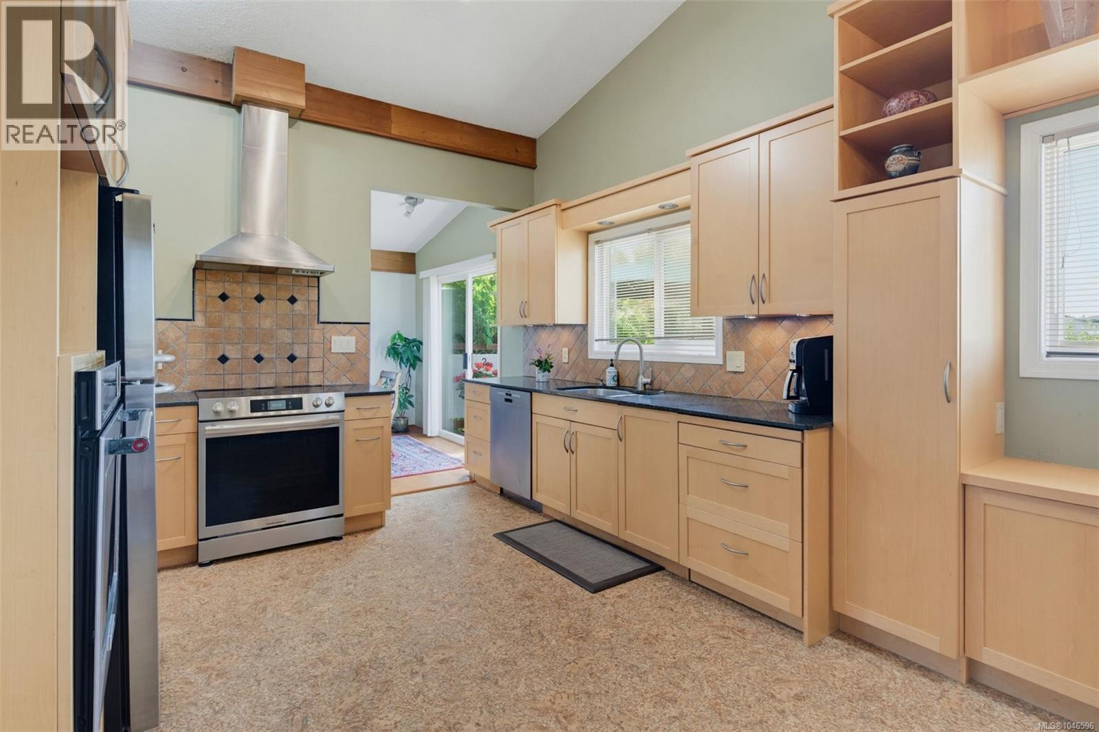 4070 Larchwood Dr - Image 19