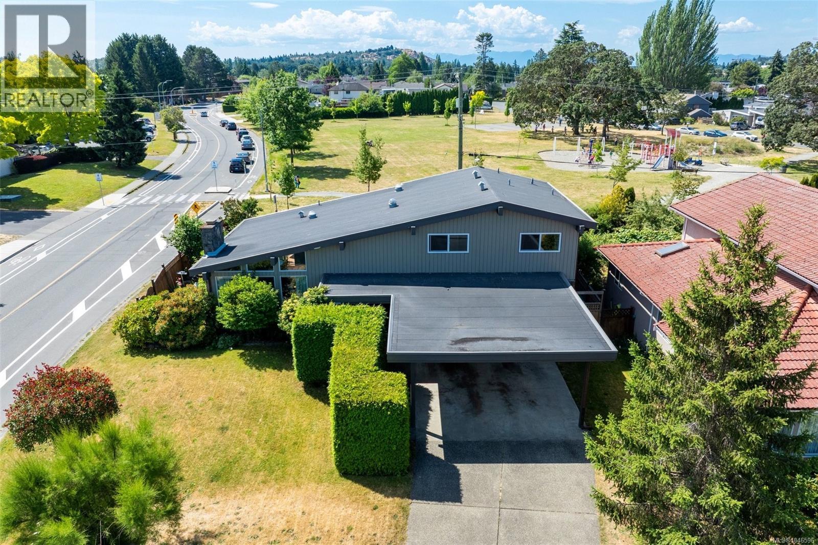 4070 Larchwood Dr - 2