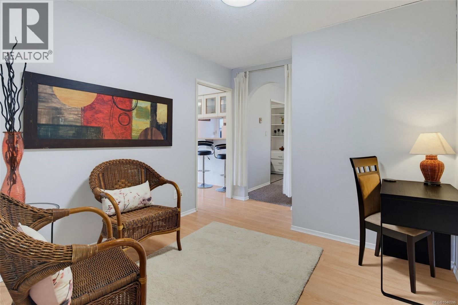 4070 Larchwood Dr - Image 26