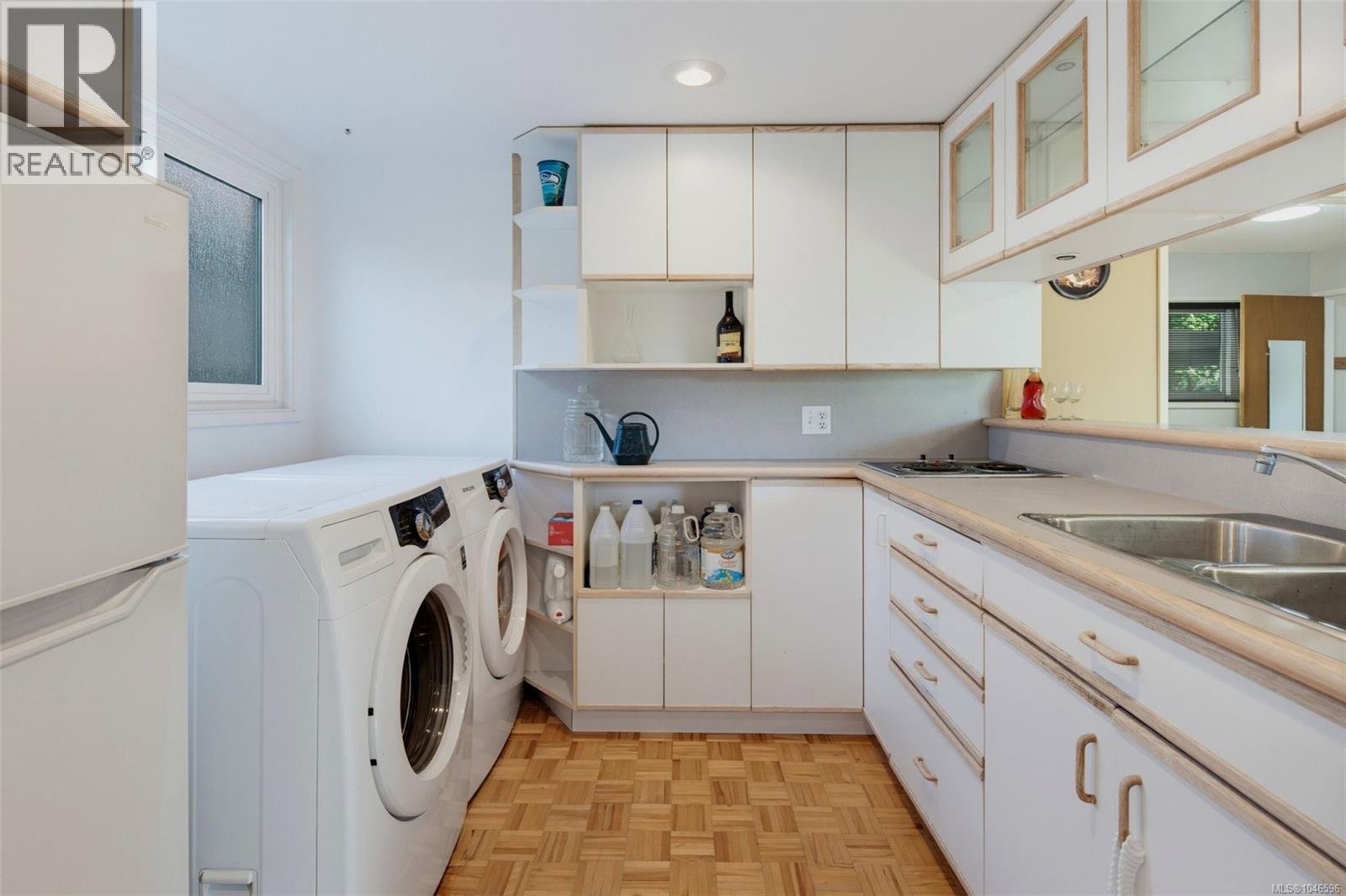 4070 Larchwood Dr - 31