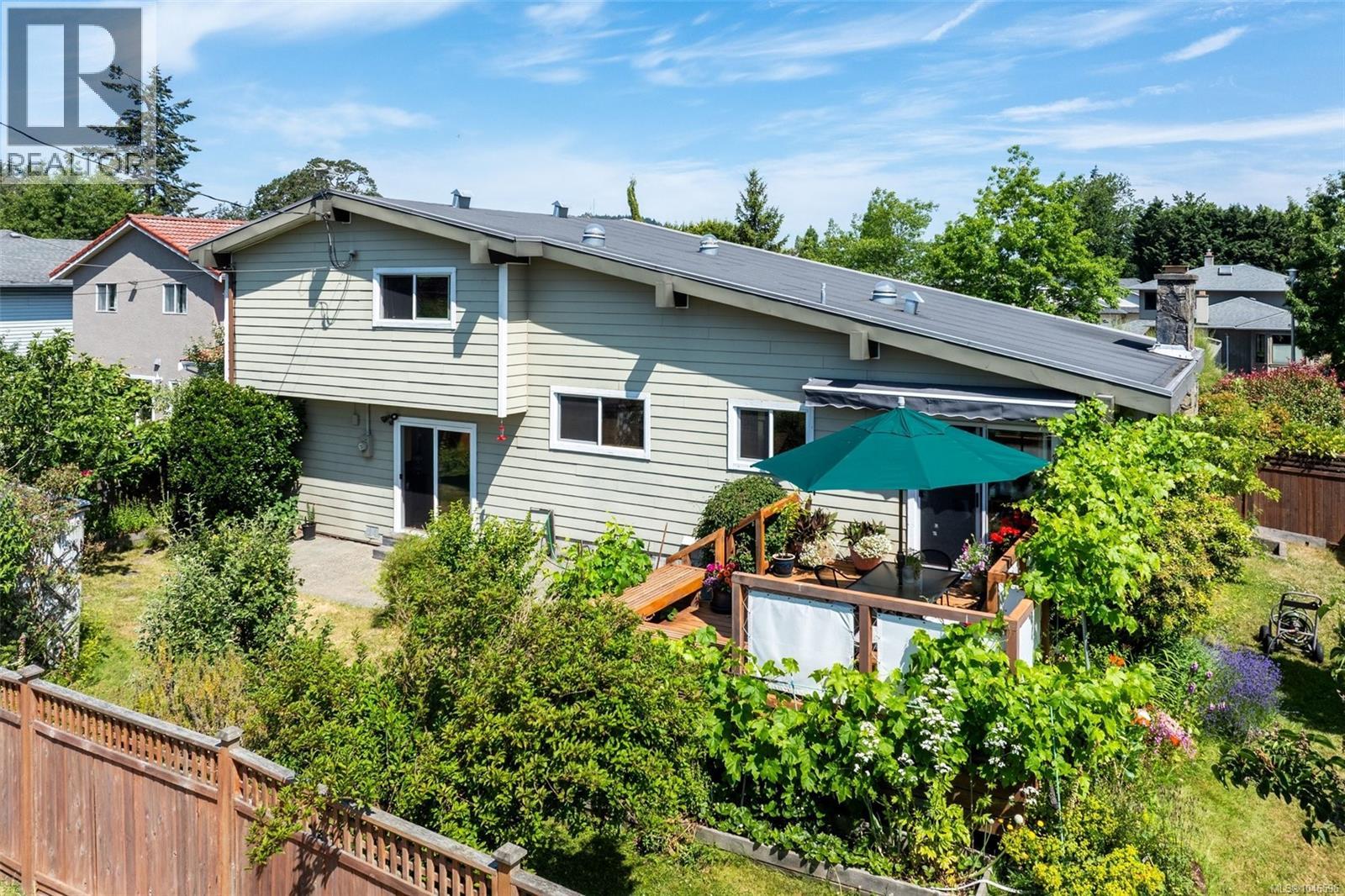 4070 Larchwood Dr - Image 35
